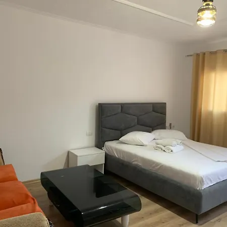Zisi Sarandë