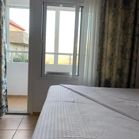 Zisi Alloggio in famiglia Sarandë